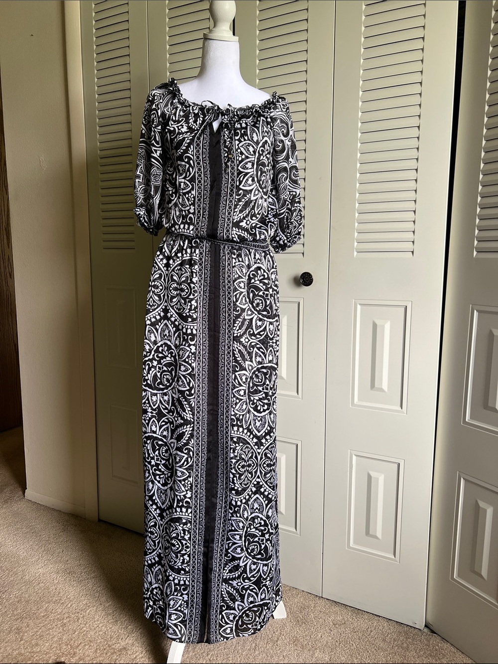 White House Black Market - Off-Shoulder Maxi Dress - Size 0 - NWT